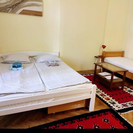 Cricket 2 Hostel Belgrad Exterior foto